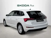 Usado Skoda Scala Ambition 116 CV (85 kW) 2025 Blanco Utilitario
