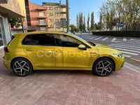 Usado VW Golf VIII R-line 150 CV (110 kW) 2020 Amarillo Berlina