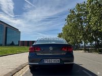 Usado VW Passat Highline 140 CV (102 kW) 2011 Gris / plata Berlina