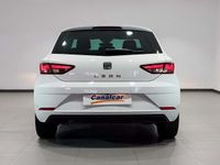 Usado Seat Leon Style 131 CV (96 kW) 2018 Blanco Utilitario