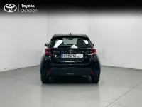 Usado Toyota Yaris Hybrid Active 116 CV (85 kW) 2025 Negro Berlina
