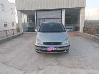 Usado Ford Galaxy Ghia 130 CV (95 kW) 2004 Gris / plata Monovolumen