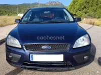 Usado Ford Focus Ghia 109 CV (80 kW) 2006 Azul Berlina