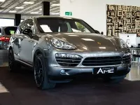 Usado Porsche Cayenne 245 CV (180 kW) 2012 Gris / plata SUV