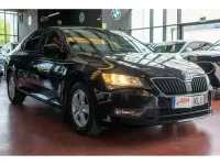 Usado Skoda Superb Active 150 CV (110 kW) 2018 Negro Berlina