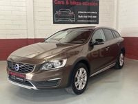 Usado Volvo V60 CC Momentum 150 CV (110 kW) 2018 Marrón Familiar