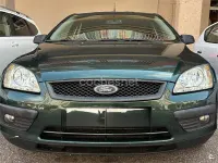 Usado Ford Focus Trend 109 CV (80 kW) 2005 Verde Berlina