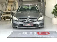 Usado Mercedes C200 160 CV (117 kW) 2019 Gris / plata Berlina