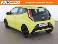 Usado Toyota Aygo X-cite 70 CV (51 kW) 2017 Amarillo Utilitario