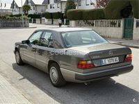 Usado Mercedes E300 231 CV (169 kW) 1991 Gris / plata Berlina