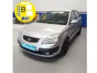 Usado Kia Rio 110 CV (80 kW) 2006 Gris Utilitario