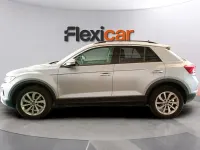 Usado VW T-Roc 116 CV (85 kW) 2024 Gris SUV