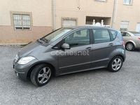 Usado Mercedes A180 Avantgarde 109 CV (80 kW) 2011 Gris / plata Monovolumen
