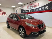 Usado Peugeot 2008 Allure 100 CV (73 kW) 2015 Naranja SUV