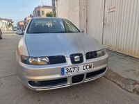 Usado Seat Leon Sport 150 CV (110 kW) 2002 Gris / plata Utilitario