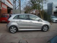 Usado Mercedes B180 109 CV (80 kW) 2007 Gris / plata Monovolumen