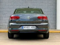Usado VW Passat Sportline 150 CV (110 kW) 2015 Gris / plata Berlina