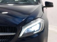 Usado Mercedes A180 116 CV (85 kW) 2017 Azul Utilitario