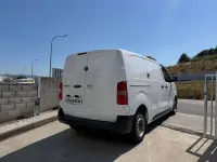 Usado Opel Vivaro 102 CV (75 kW) 2022 Blanco Monovolumen