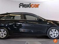 Usado Kia Ceed 136 CV (100 kW) 2023 Negro Utilitario