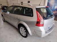 Usado Renault Mégane GrandTour Dynamique 110 CV (80 kW) 2008 Gris / plata Familiar
