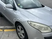 Usado Renault Mégane III Dynamique 110 CV (80 kW) 2009 Gris / plata Berlina