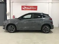 Usado Hyundai Kona N Line 120 CV (88 kW) 2022 Gris / plata SUV