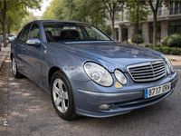 Usado Mercedes E320 Elegance 204 CV (150 kW) 2005 Azul Berlina