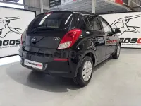 Usado Hyundai i20 85 CV (62 kW) 2012 Negro Utilitario