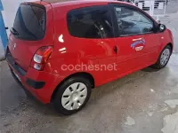 Usado Renault Twingo Dynamique 75 CV (55 kW) 2010 Rojo Utilitario