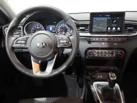 Usado Kia Ceed 100 CV (73 kW) 2021 Rojo Utilitario