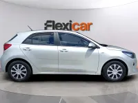 Usado Kia Rio 84 CV (61 kW) 2020 Gris Berlina
