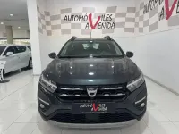 Usado Dacia Sandero Comfort 101 CV (74 kW) 2022 Gris / plata Berlina