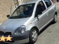 Usado Toyota Yaris Terra 68 CV (50 kW) 2001 Gris / plata Berlina