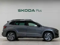 Usado Skoda Karoq SportLine 190 CV (139 kW) 2022 Gris SUV