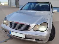 Usado Mercedes C220 Elegance 143 CV (105 kW) 2002 Gris / plata Berlina