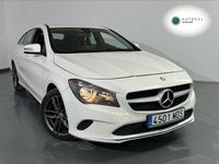 Usado Mercedes CLA200 Shooting Brake 136 CV (100 kW) 2016 Blanco Familiar