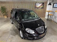 Usado Lancia Musa Gold 95 CV (69 kW) 2013 Negro Monovolumen