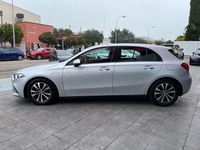 Usado Mercedes A180 116 CV (85 kW) 2021 Gris / plata Berlina