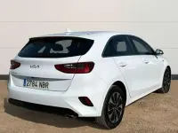 Usado Kia Ceed 101 CV (74 kW) 2025 Blanco Utilitario