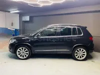 Usado VW Tiguan R-line 140 CV (102 kW) 2010 Negro SUV