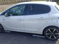Usado Peugeot 208 110 CV (80 kW) 2018 Blanco Utilitario
