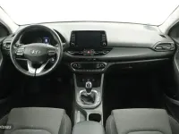 Usado Hyundai i30 110 CV (80 kW) 2022 Gris Berlina