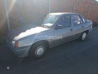 Usado Opel Kadett S 82 CV (60 kW) 1990 Gris / plata Berlina