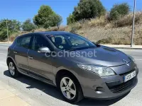 Usado Renault Mégane III Dynamique 140 CV (102 kW) 2010 Gris / plata Berlina