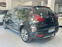 Usado Peugeot 3008 Access 120 CV (88 kW) 2015 Negro Familiar