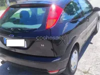 Usado Ford Focus Trend 100 CV (73 kW) 2003 Negro Berlina