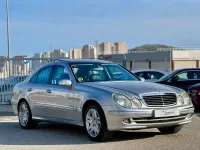 Usado Mercedes E500 Avantgarde 306 CV (225 kW) 2005 Plateado Berlina
