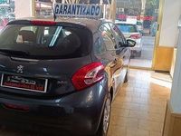 Usado Peugeot 208 Active 80 CV (58 kW) 2013 Gris Utilitario