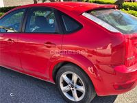 Usado Ford Focus Trend 90 CV (66 kW) 2009 Rojo Berlina
